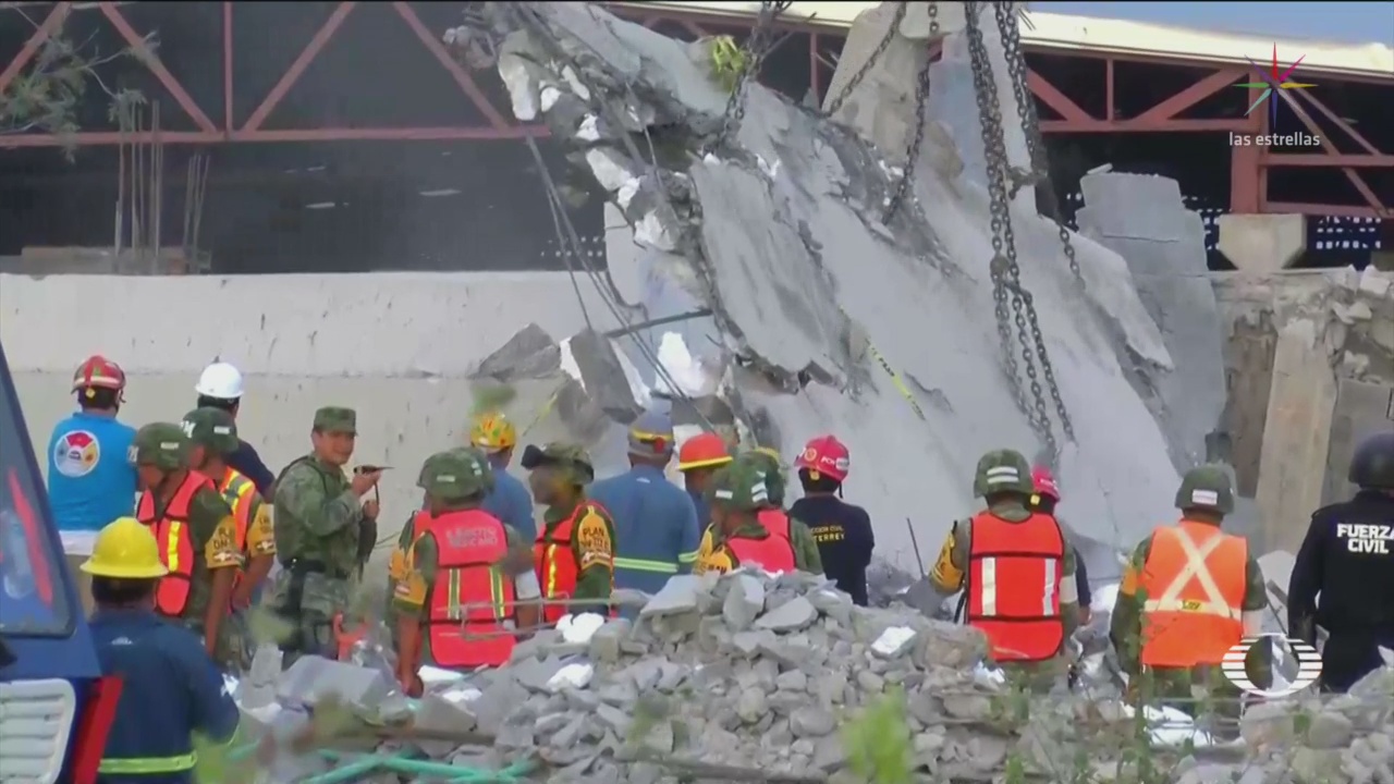 Buscan a desaparecido tras derrumbe de centro comercial en Monterrey, Nuevo León
