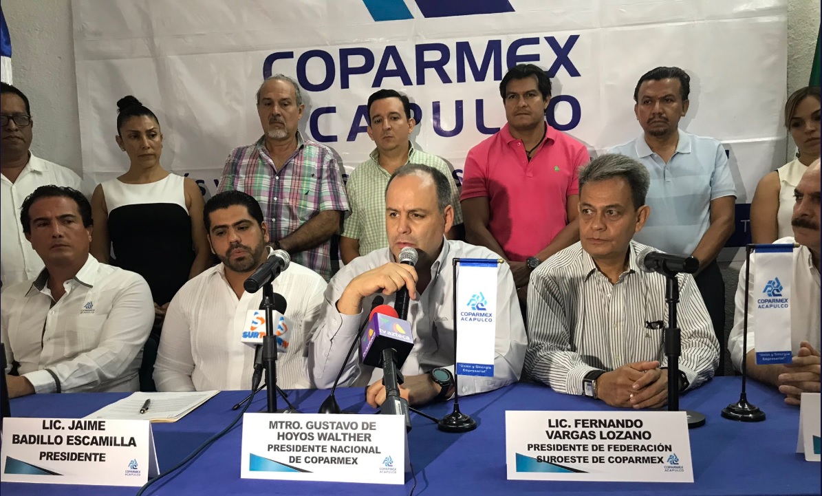 Coparmex se preparará si AMLO se decide por Santa Lucía
