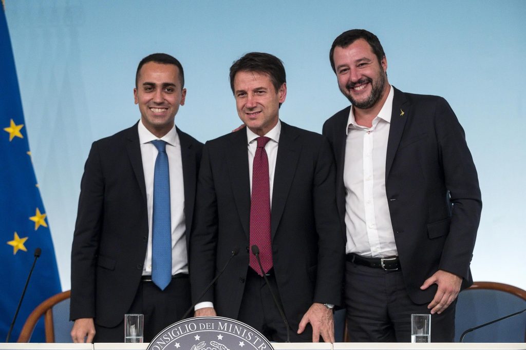 De izquierda a derecha, el vice primer ministro Luigi di Maio, el primer ministro Giuseppe Conte y el vice primer ministro Matteo Salvini