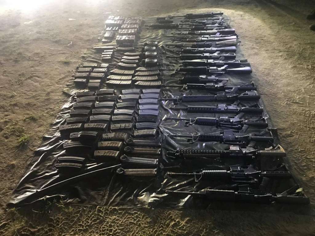Decomisan arsenal con fusiles de asalto en Sinaloa (Sedena)
