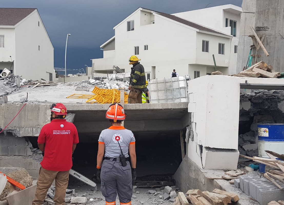 Suman 8 muertos por derrumbe de construcción en Nuevo León