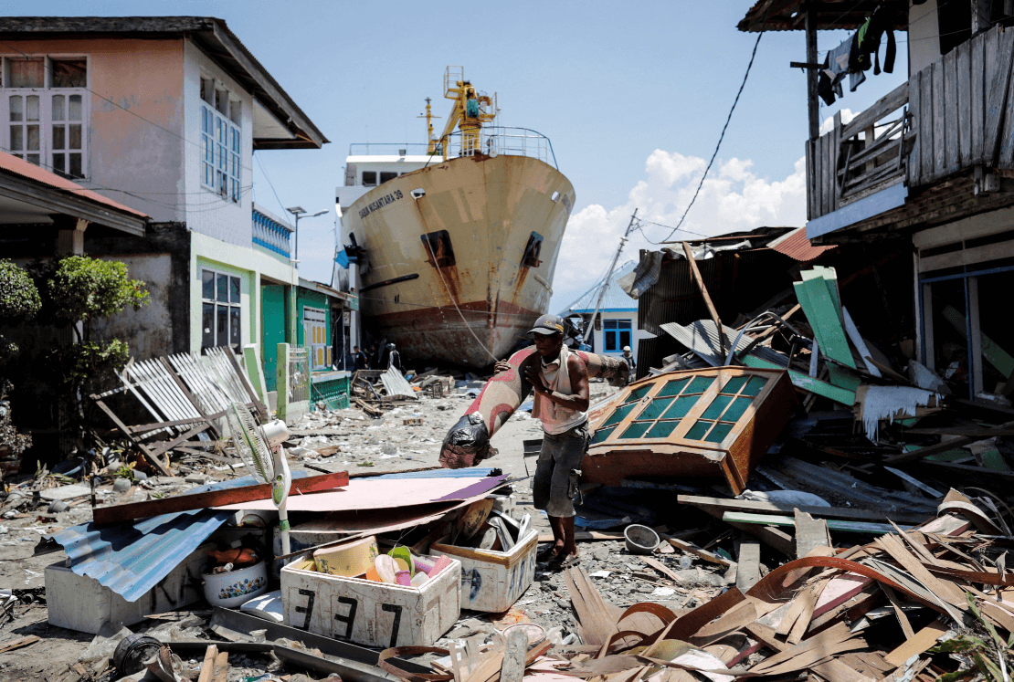Destrozos causados por los sismos y el tsunami. (EFE) 