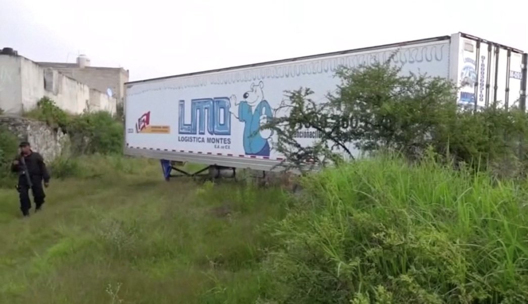 Destruyen caja de tráiler que deambulaba con cadáveres en Jalisco