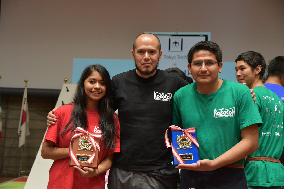 Estudiantes IPN triunfan concurso internacional Robocon 2018