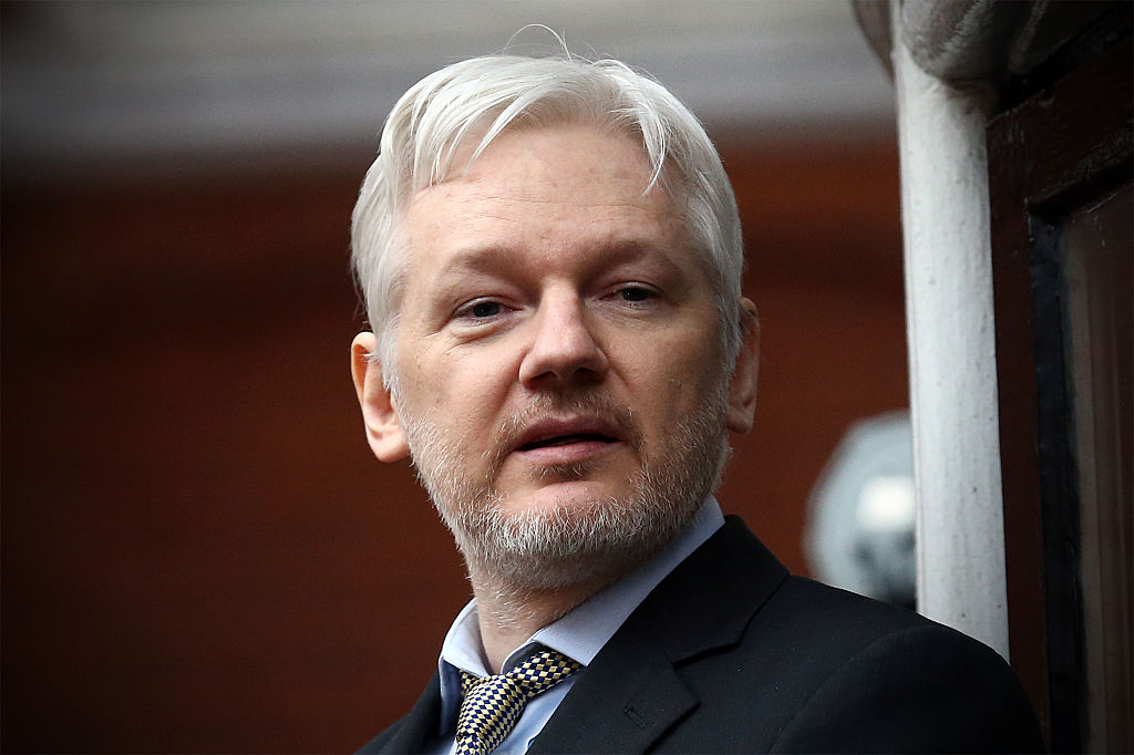 Manafort se reunió con Assange, según The Guardian 