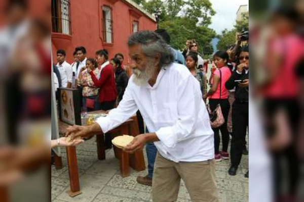 Francisco Toledo impulsa horno para totopos en Oaxaca