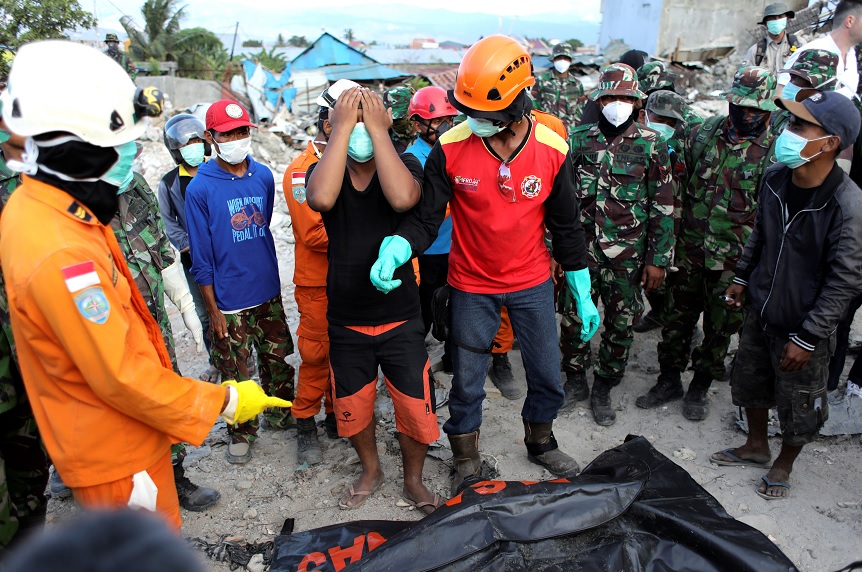Indonesia: Suman 2 mil muertos por sismo y tsunami
