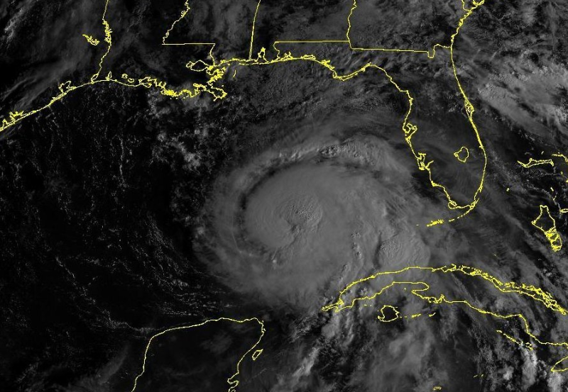 ‘Michael’ evoluciona a huracán categoría 2, avanza hacia Florida