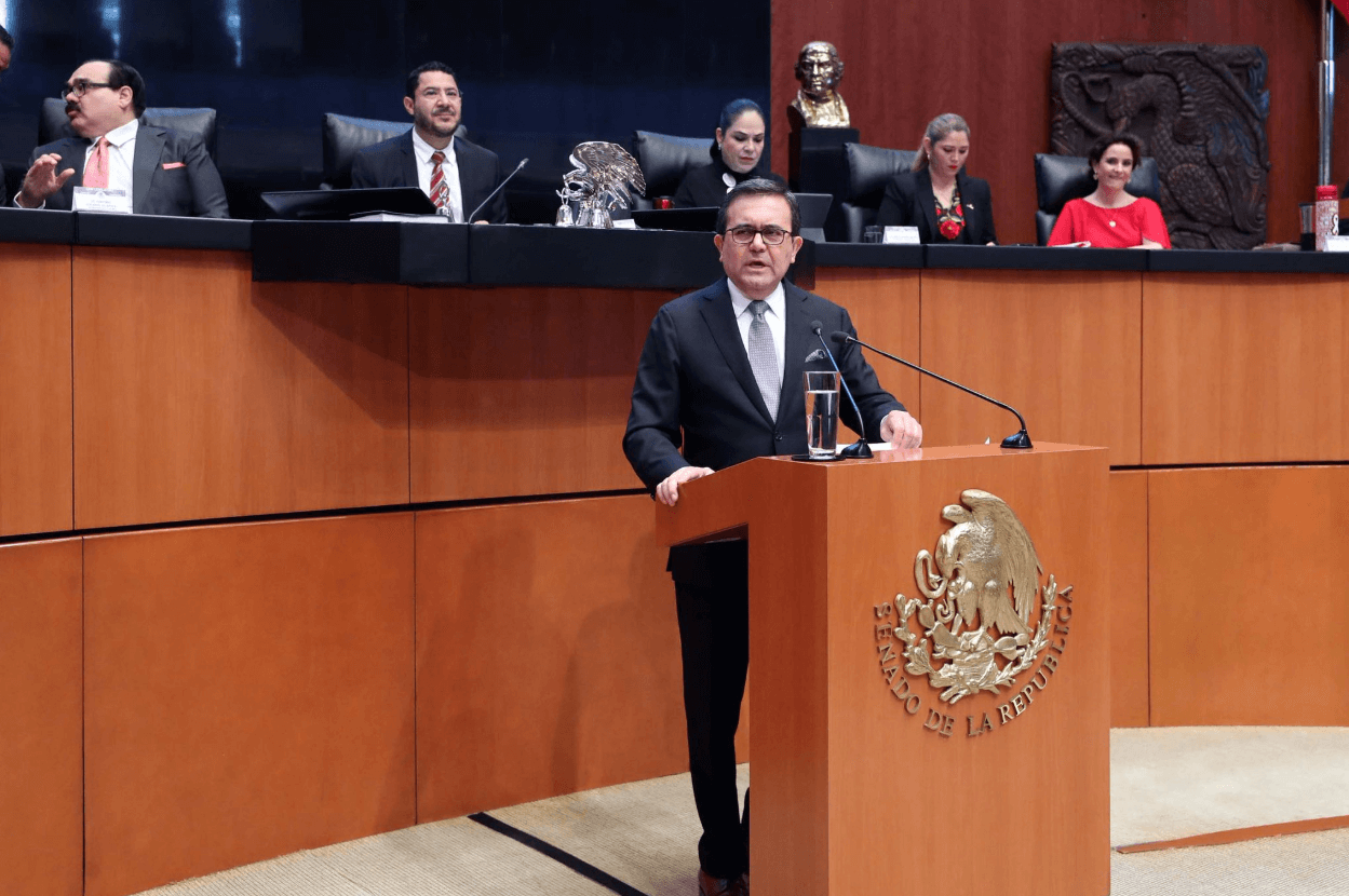 Ildefonso Guajardo se confronta con panistas en el Senado