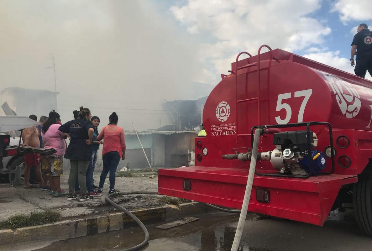 Controlan incendio frente a rastro municipal de Naucalpan