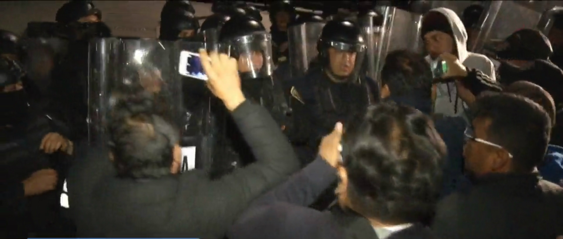 La Villa vuelve a ser escenario de enfrentamientos entre policías y comerciantes