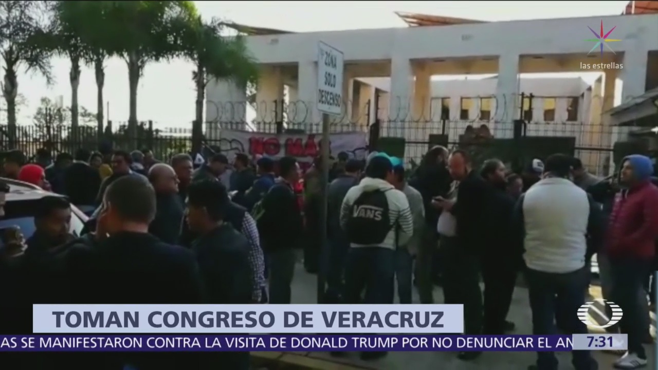 Legisladores de Morena toman el Congreso de Veracruz