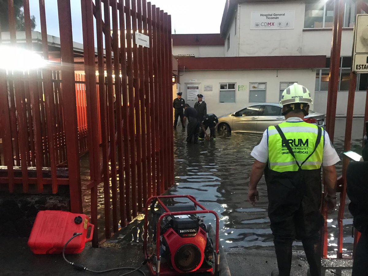 Hospital General de Ticomán suspende servicio por inundación