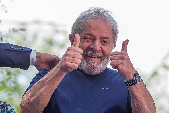 Lula pasa su primer cumpleaños en prisión