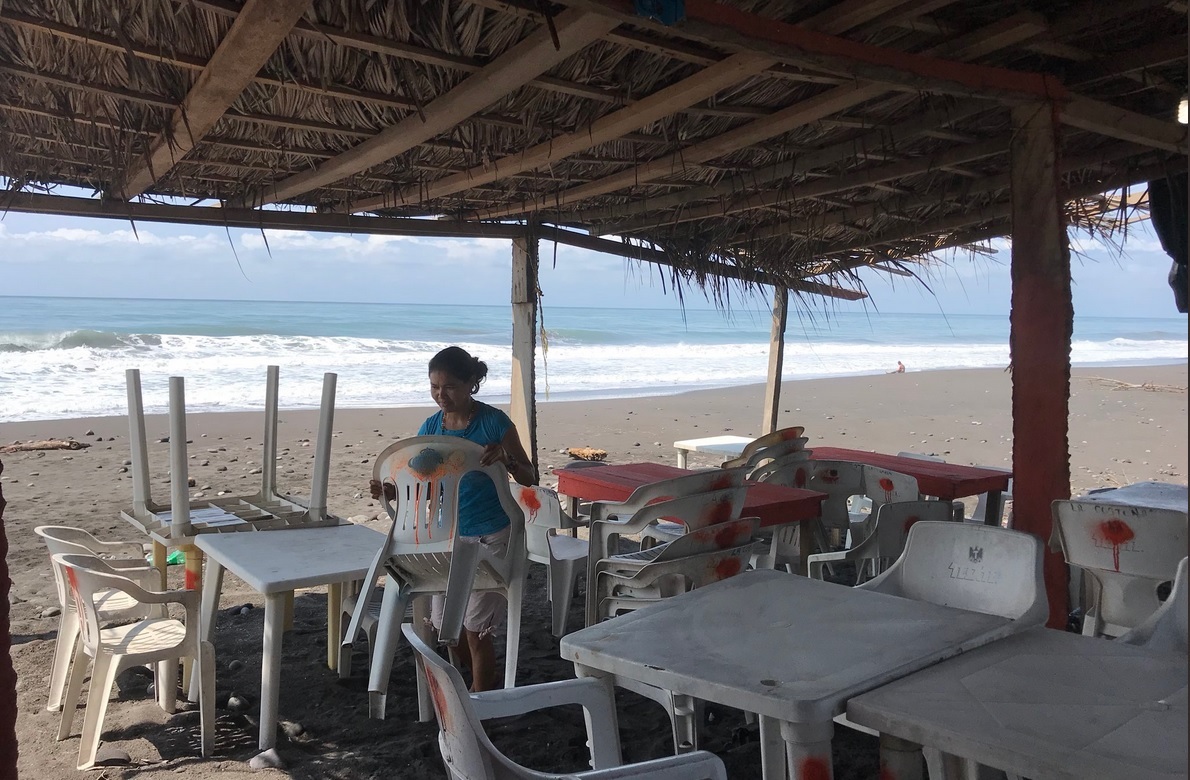 Se registra fuerte oleaje en costas de Colima
