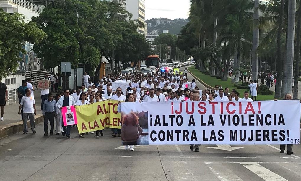 Marchan por asesinato de oftalmóloga en Acapulco, Guerrero