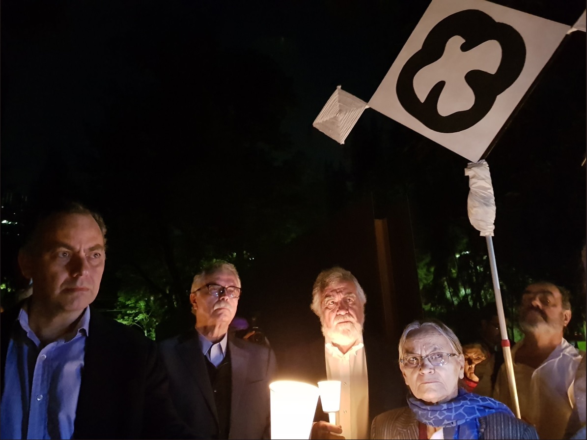 ‘Marcha del silencio’ sobre Reforma conmemora Movimiento del 68