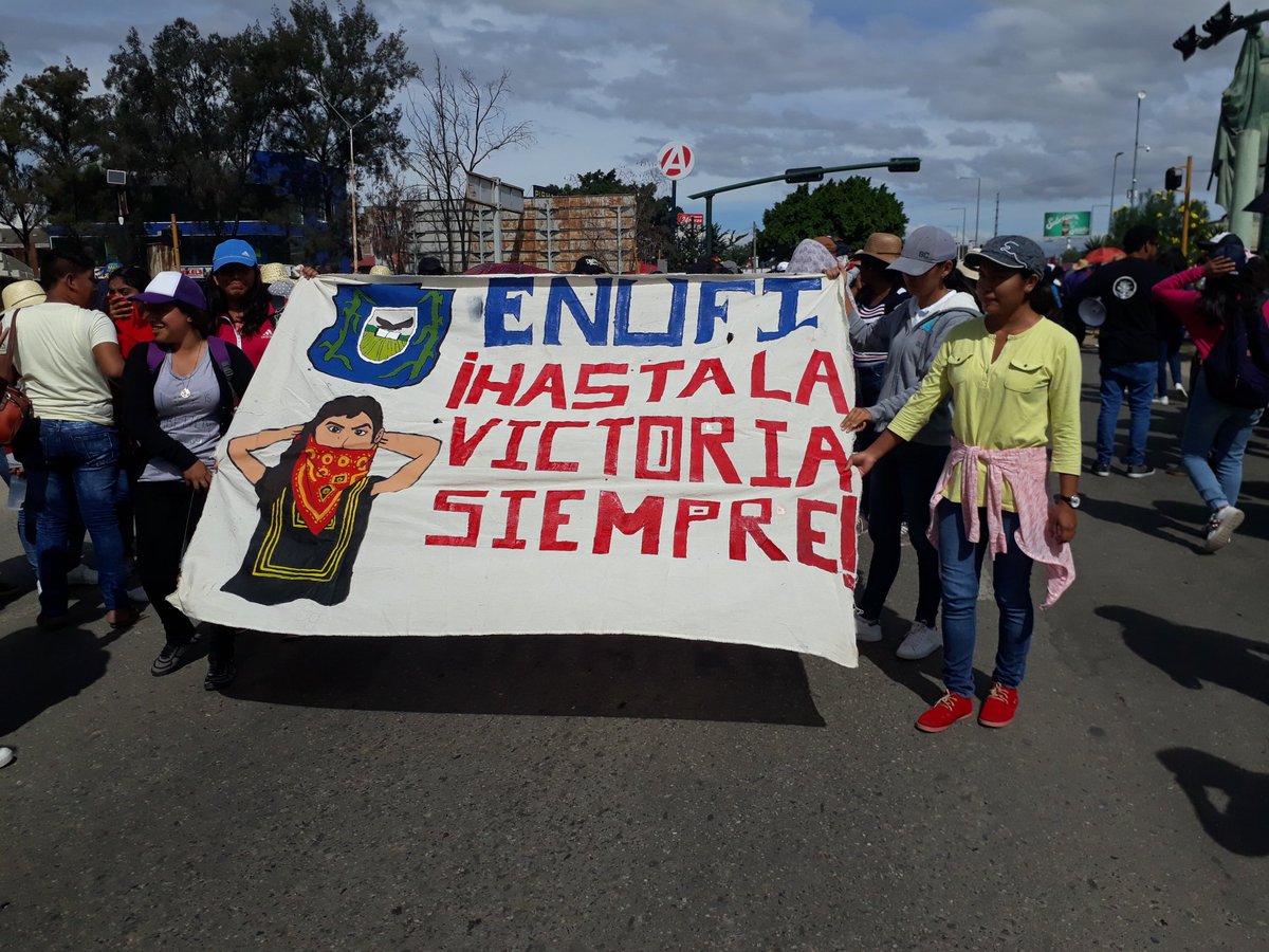 Marchan en Guerrero, Oaxaca y Chiapas por el 50 aniversario
