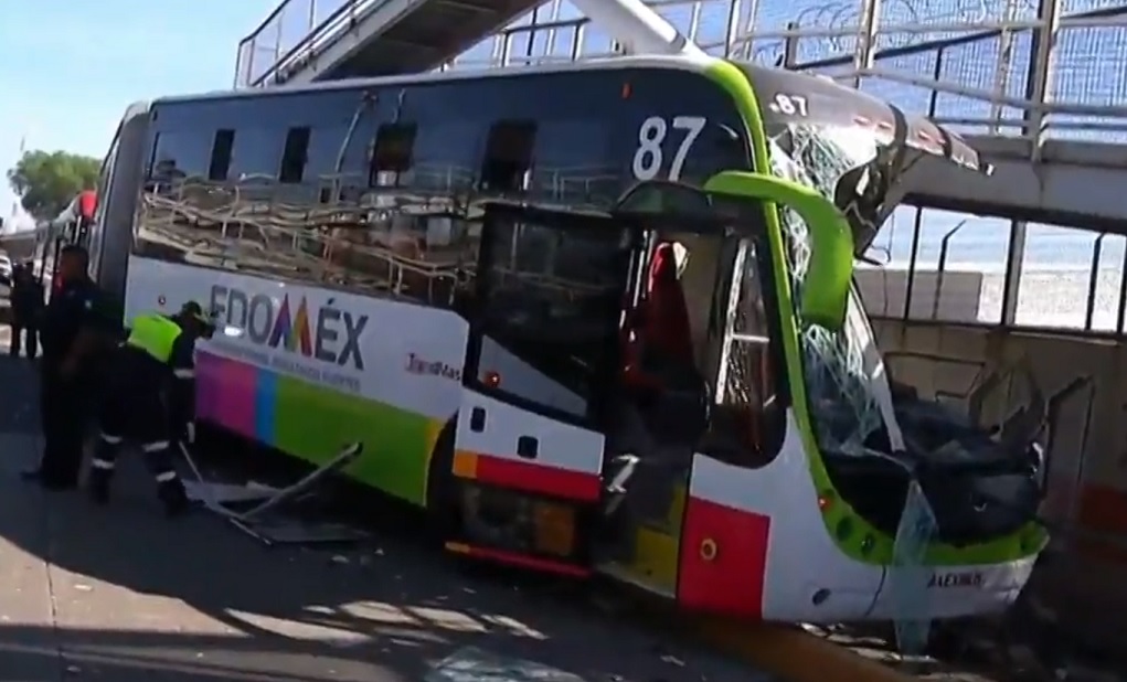 Pasajeros narran cómo fue el accidente del Mexibús en Ecatepec