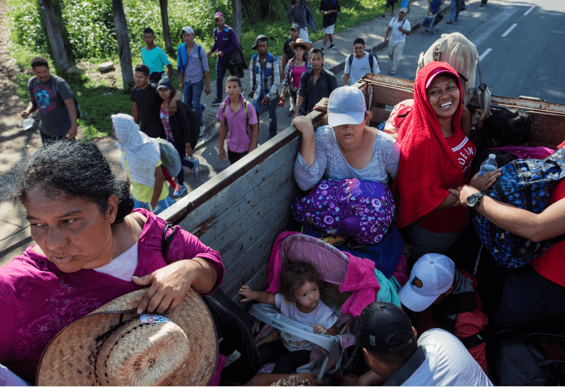 Miembros de la caravana migrante a su paso por México. (AP)