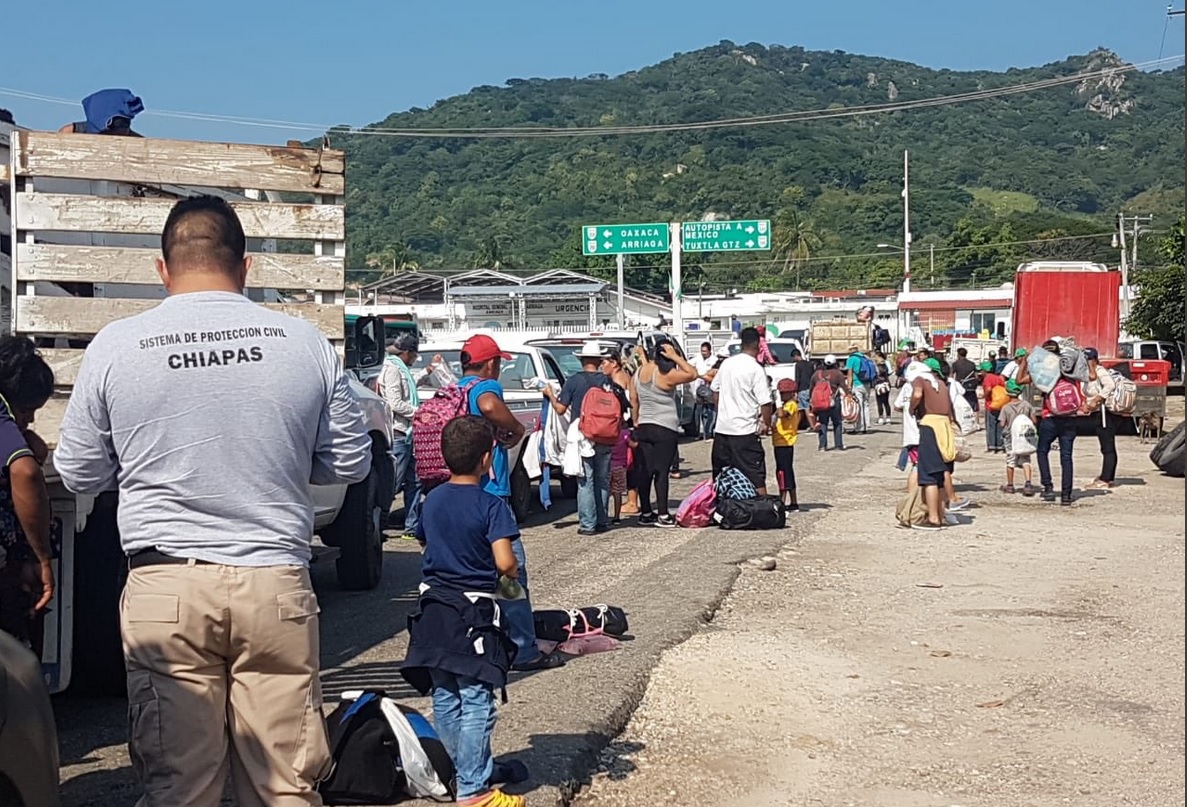 Caravana migrante llega a Arriaga, Chiapas