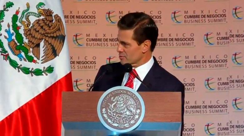 Migrantes deben iniciar trámite legal para cumplir sus objetivos: Peña Nieto