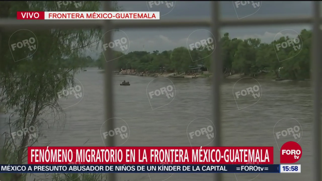 Migrantes siguen cruzando por el Río Suchiate