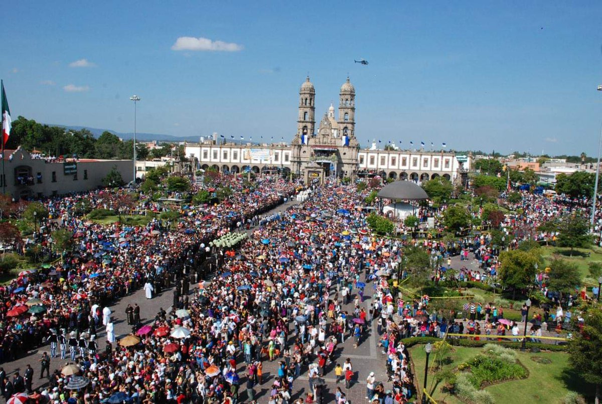 Miles de personas participan en Romería de Zapopan