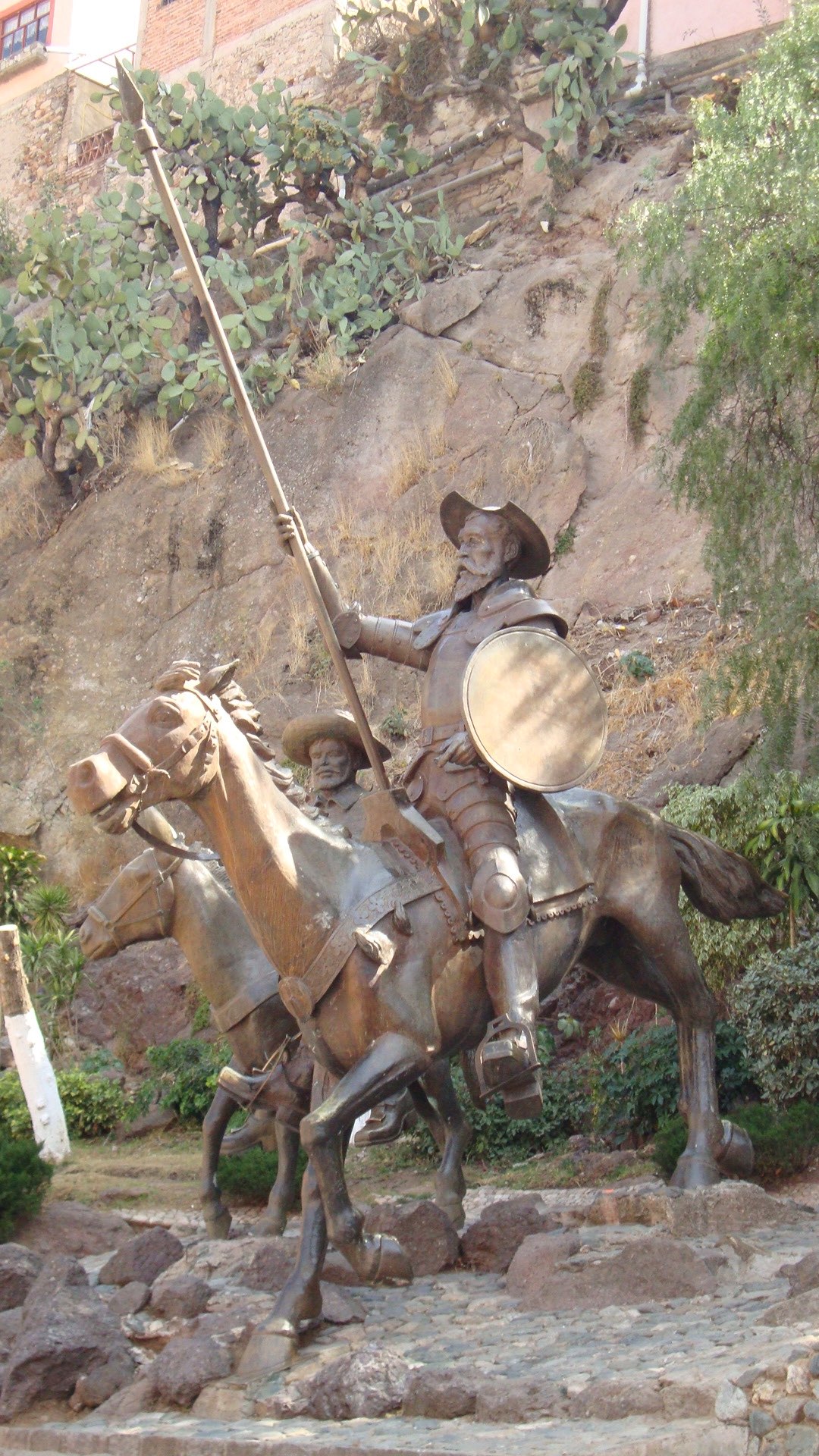 Monumento_a_Don_Quijote_y_Sancho_Panza