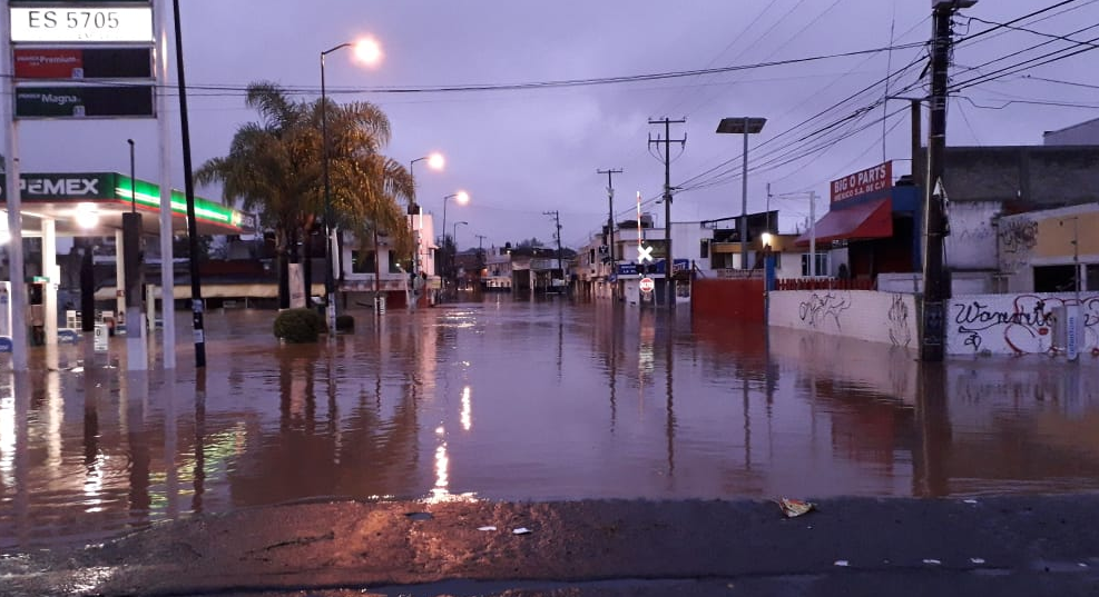 Morelia registra severas inundaciones, suspenden clases 