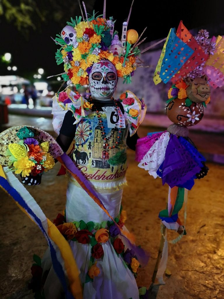 Niñas de Campeche participan concurso de catrinas