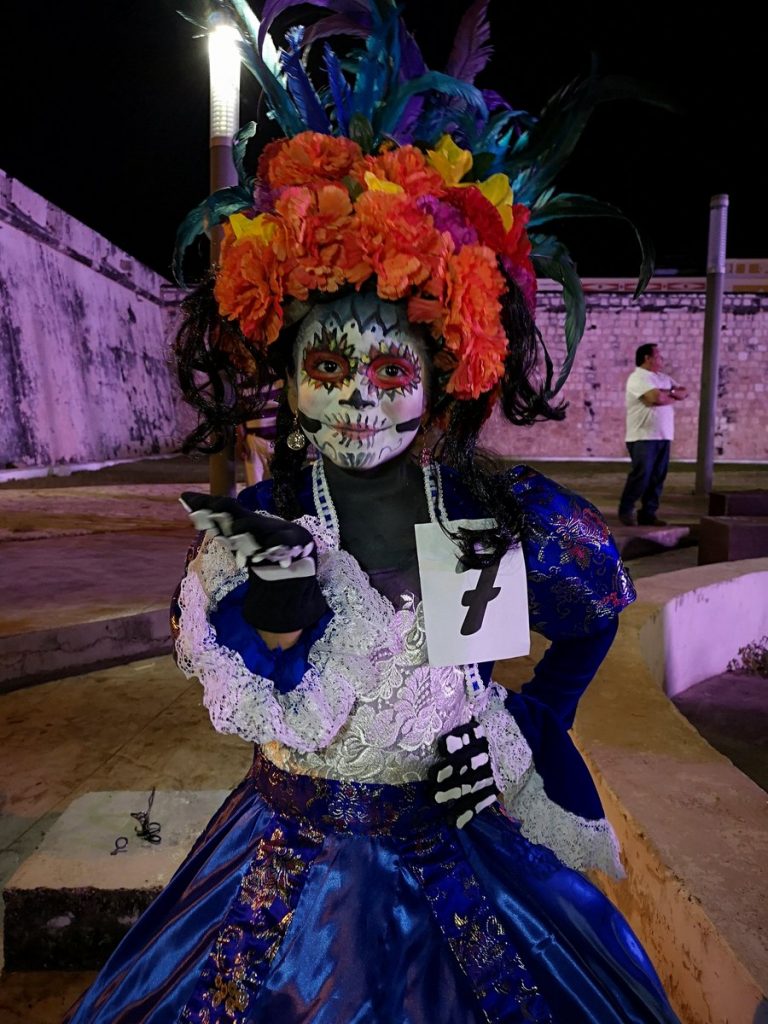 Niñas de Campeche participan concurso de catrinas