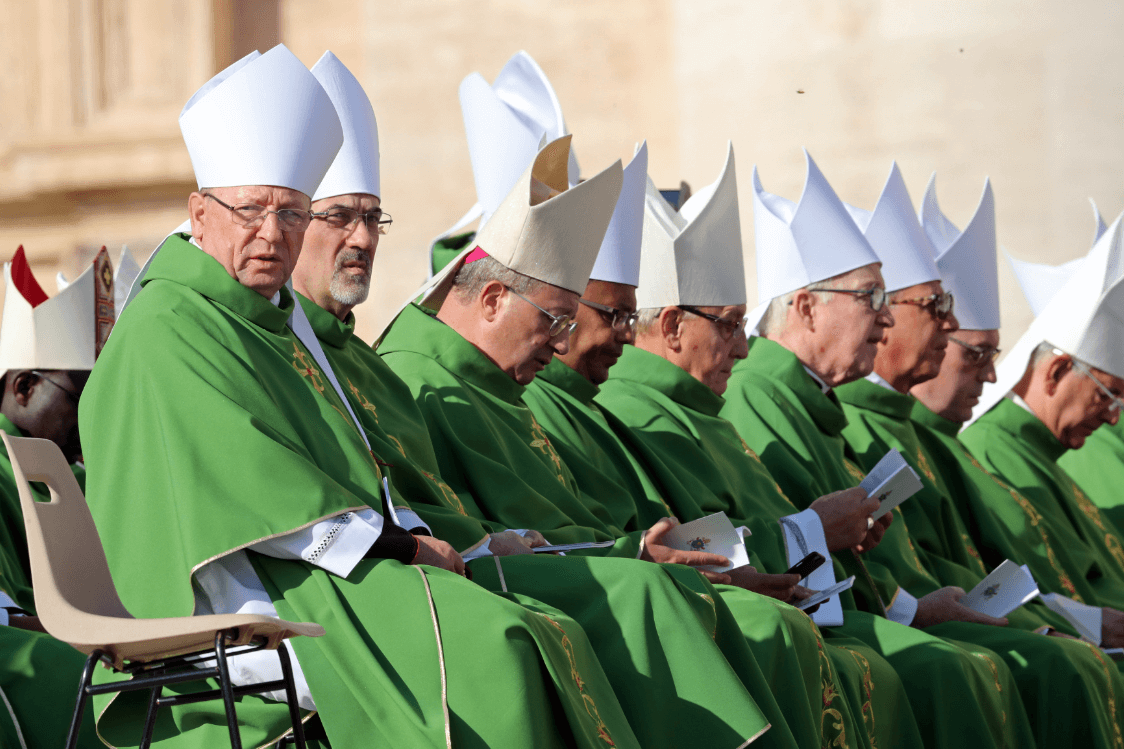 Obispos en el Vaticano, durante Sínodo. (Reuters) 