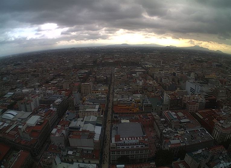 Prevén lluvias acompañadas de actividad eléctrica en la Ciudad de México