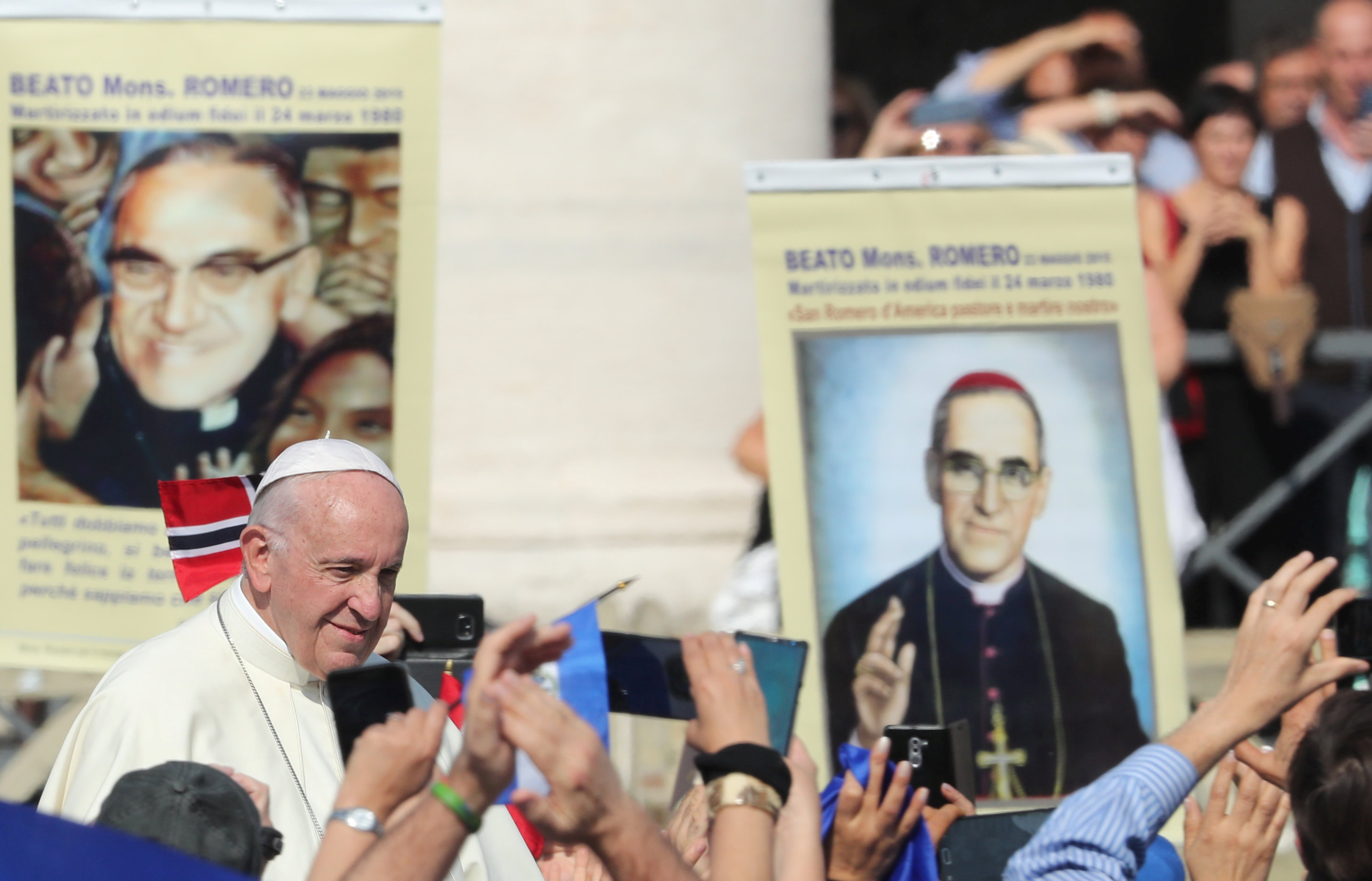 Beatos Pablo VI y Oscar Romero deben ser ejemplo: Papa