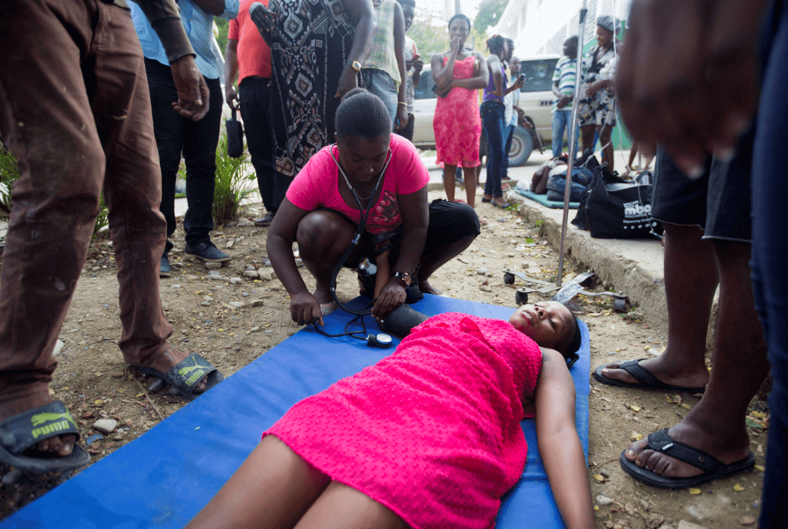 Sismo Haití: Precariedad en hospital afecta a víctimas