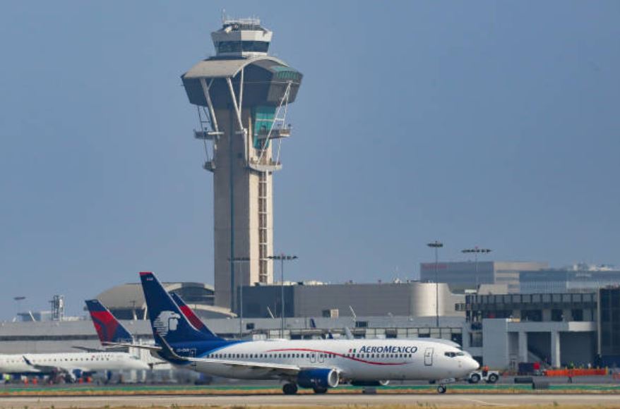 Pilotos de Aeroméxico aplazan huelga 48 horas más para negociar