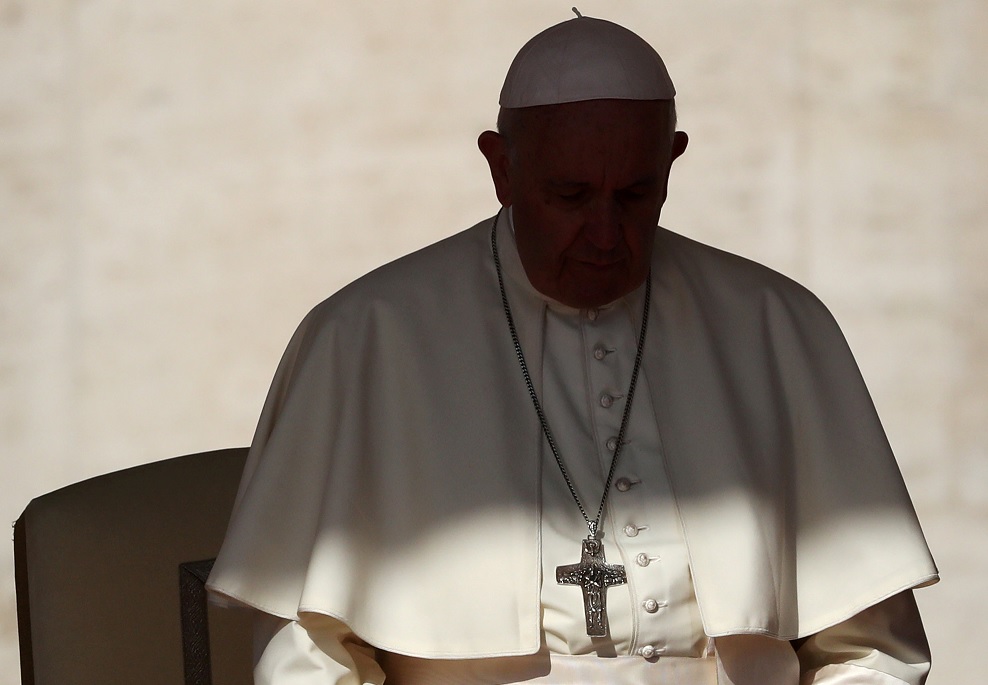Papa Francisco compara el aborto con contratar a un sicario