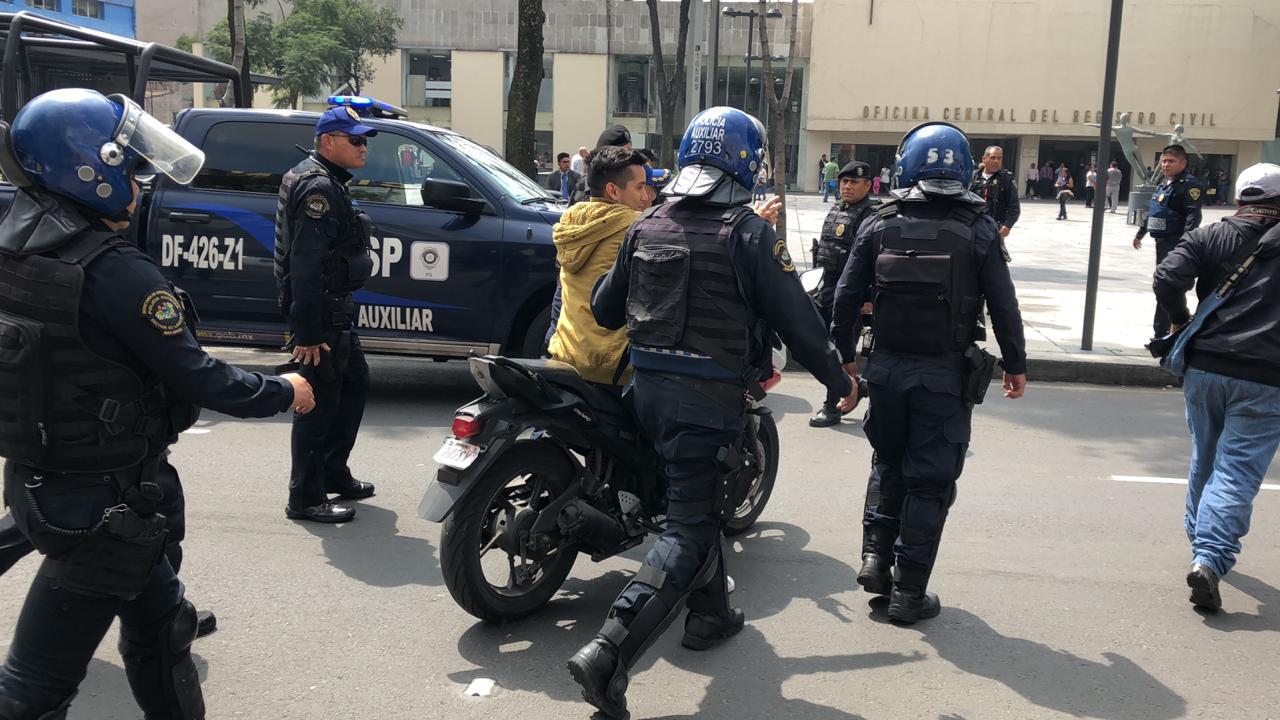Policía CDMX detiene delincuentes en Arcos de Belén