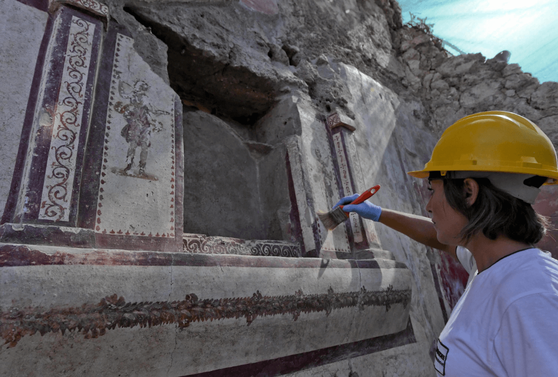 Pompeya: Nuevas excavaciones revelan espectacular altar