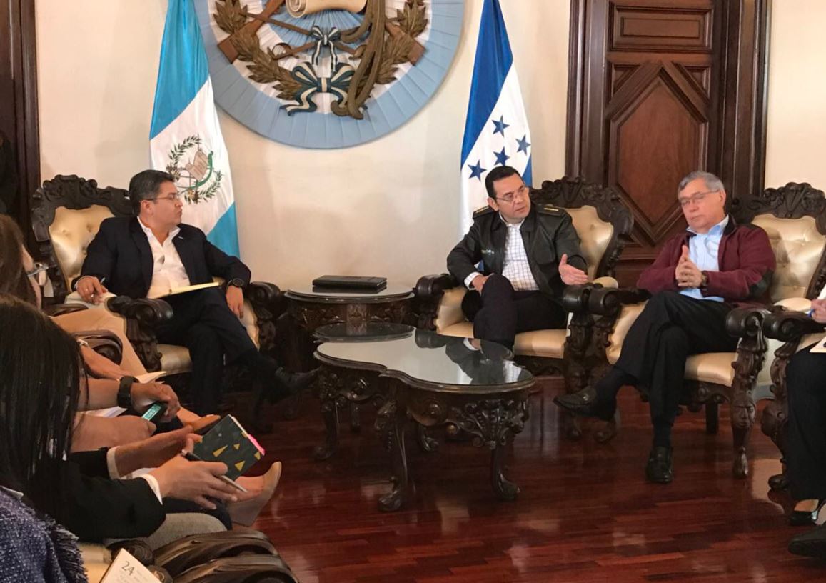 Presidentes de Guatemala y Honduras hablan con EPN