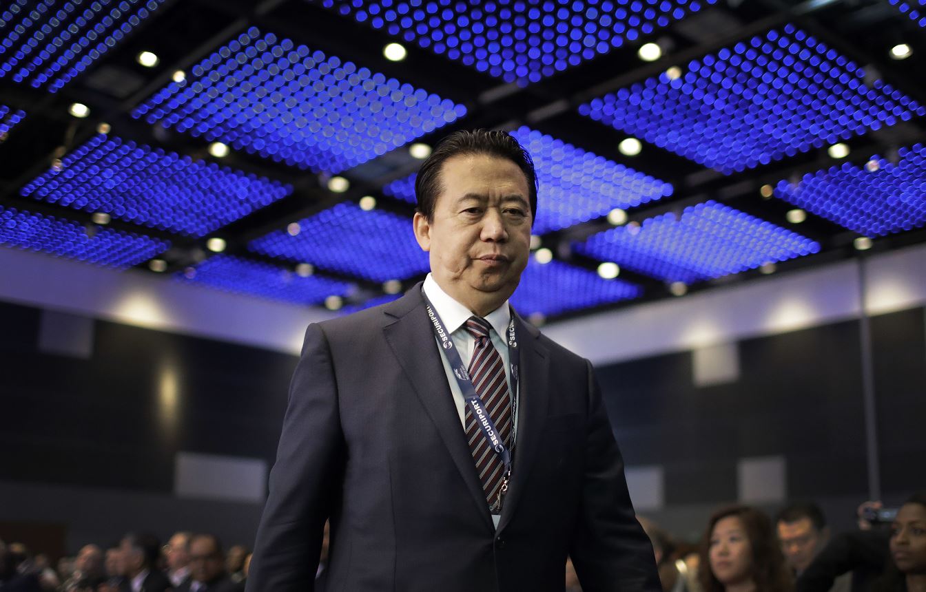 China confirma que investiga al presidente de Interpol