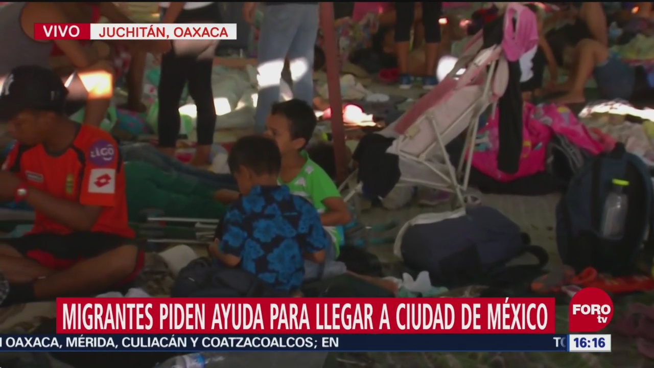 Primera caravana de migrantes descansa en Juchitán, Oaxaca