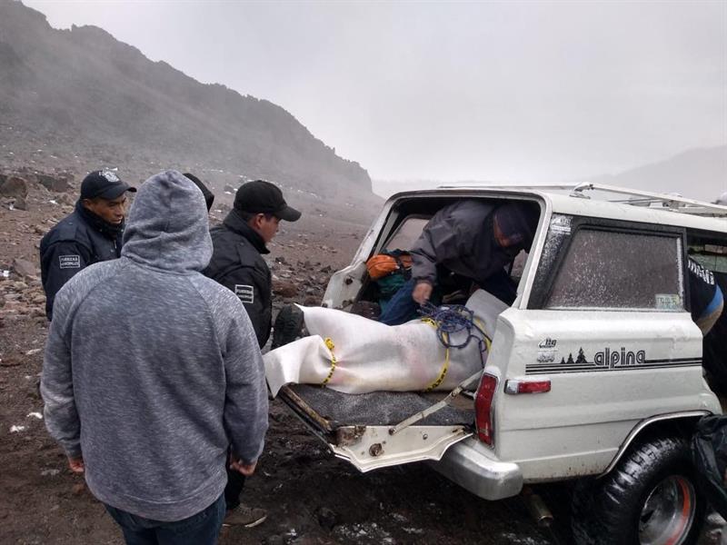 Mueren dos alpinistas al caer del Pico de Orizaba