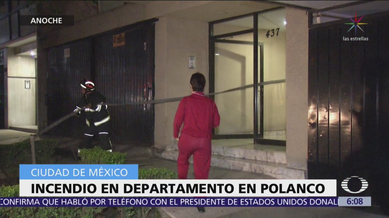 Rescatan a mujer durante incendio en departamento Polanco