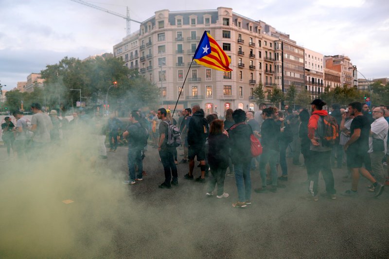 independentistas interrumpen trafico barcelona conmemorar referendum cataluna
