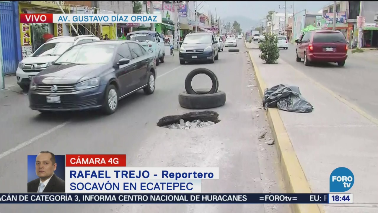 Socavón afecta vialidad en Ecatepec