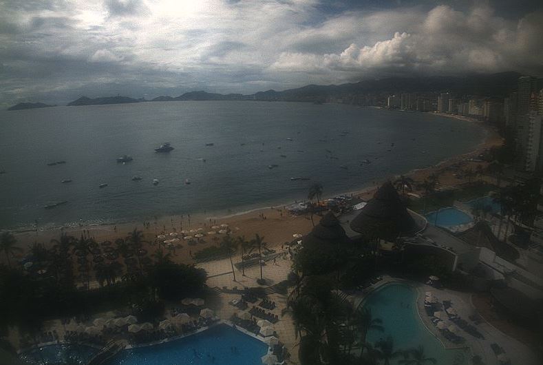 Acapulco cierra navegación a embarcaciones pequeñas por tormentas