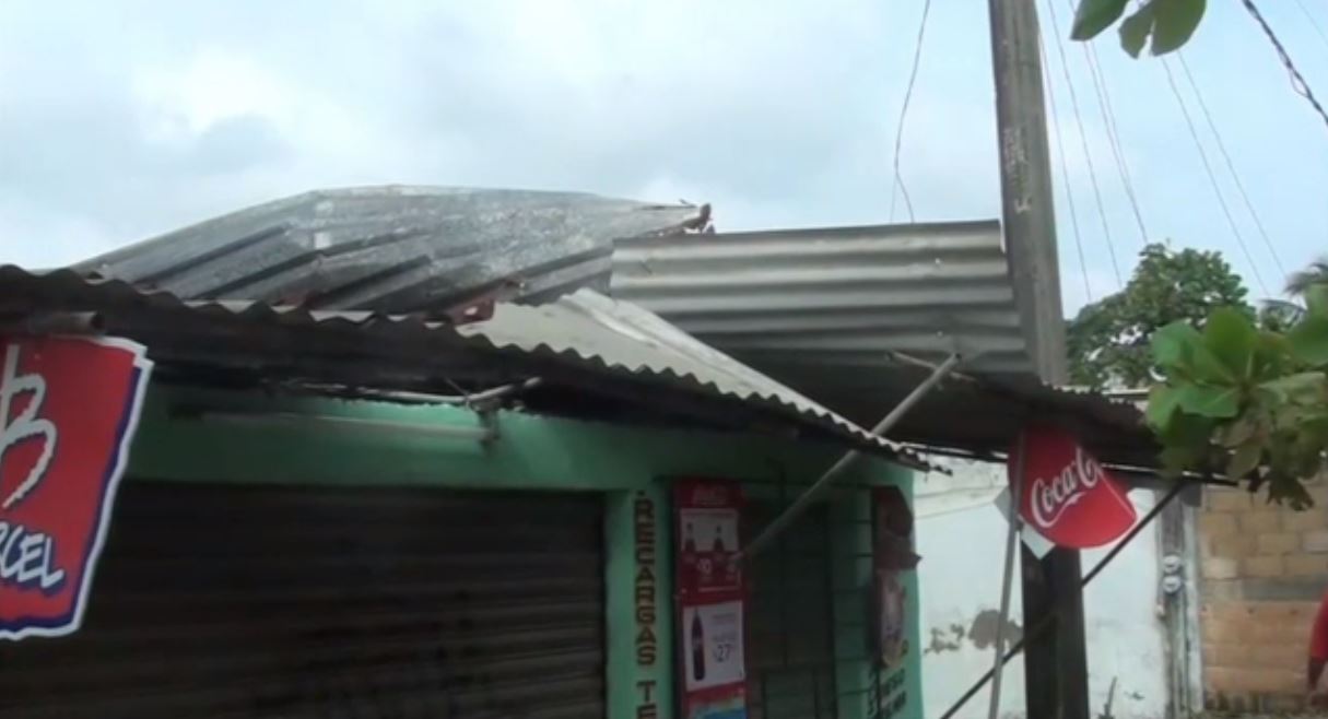 Tornado afecta Estero del Pantano en Cosoleacaque, Veracruz
