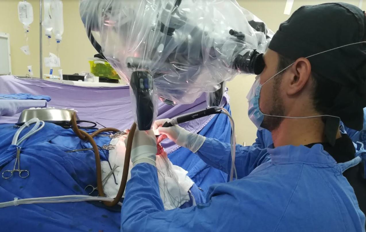 Especialistas del IMSS en Veracruz retiran tumor cerebral con aspirador ultrasónico